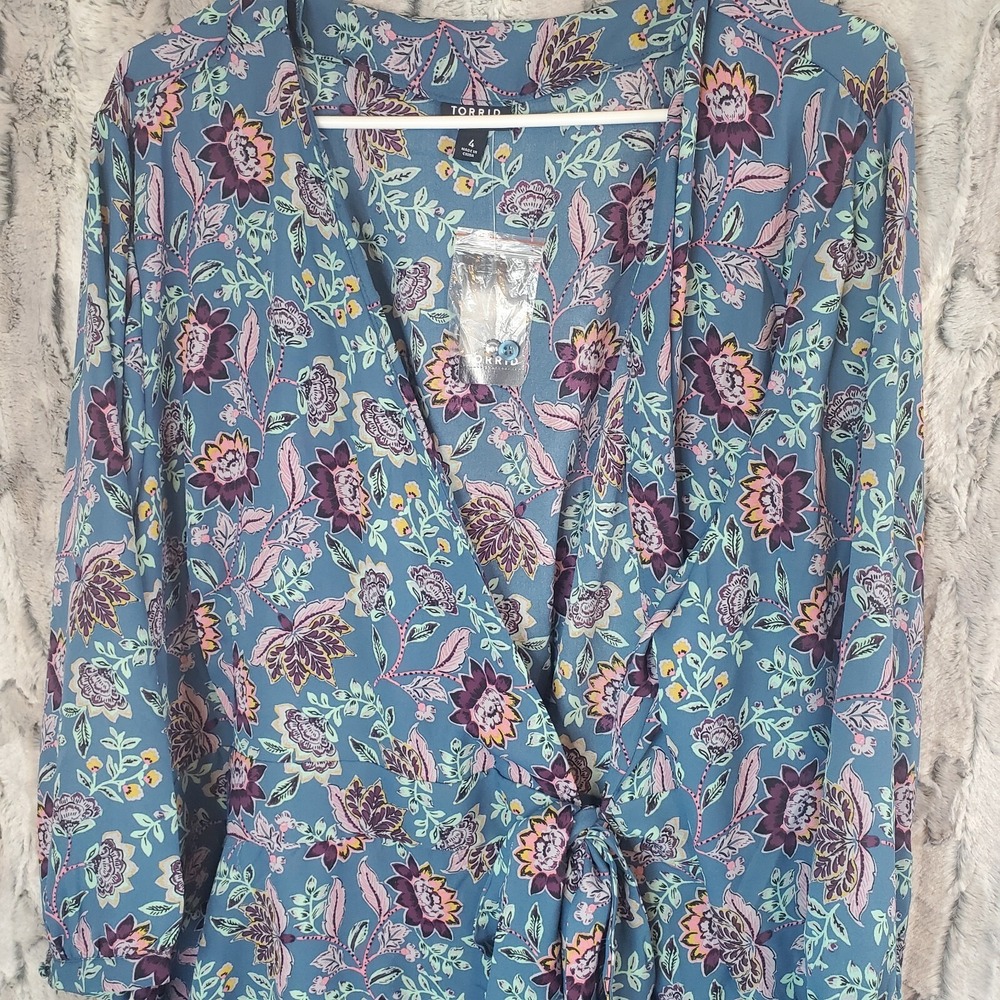 NEW Torrid Floral Print Long Sleeve Mini Wrap Dress Blue Women's Size‎ 4 Chiffon